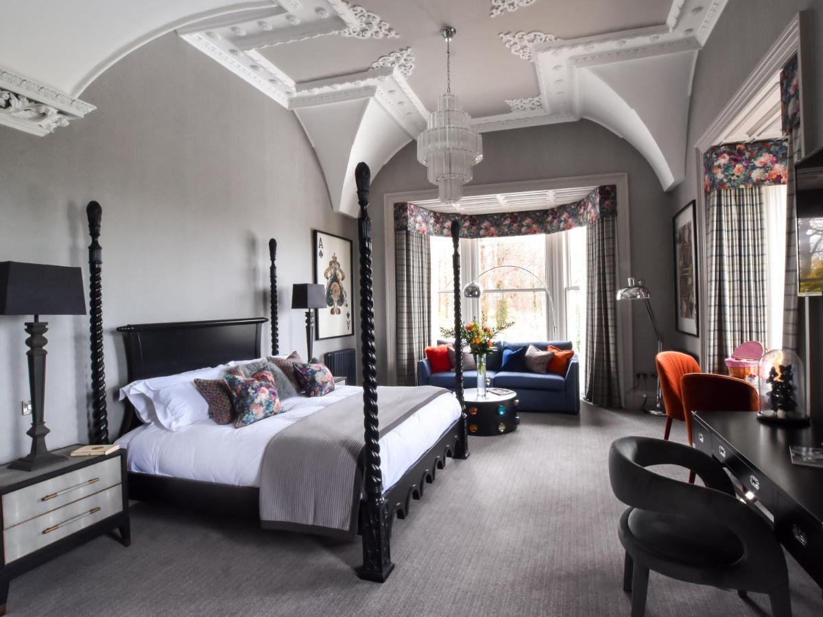 The Meadowpark Bar, Kitchen & Rooms Стърлинг Екстериор снимка