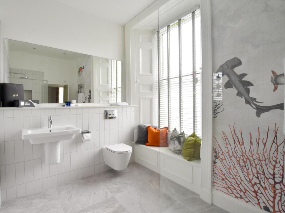 The Meadowpark Bar, Kitchen & Rooms Стърлинг Екстериор снимка
