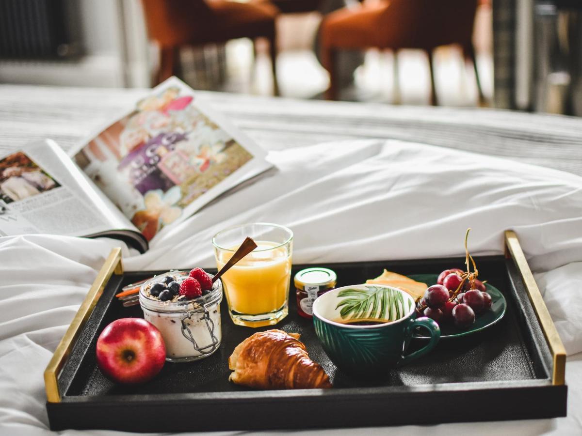 The Meadowpark Bar, Kitchen & Rooms Стърлинг Екстериор снимка